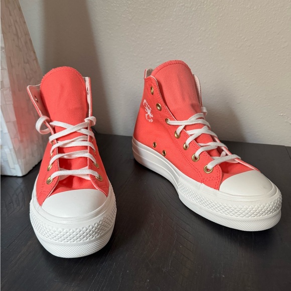 Converse Platform Women's Coral High-Top Sneakers 7.5 - Picture 1 of 7